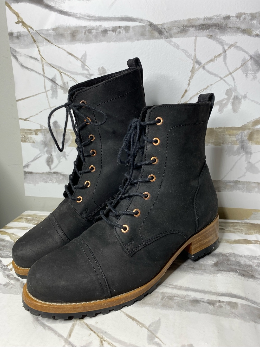 Patinaby Portland Leather Captoe Lace Up Booties